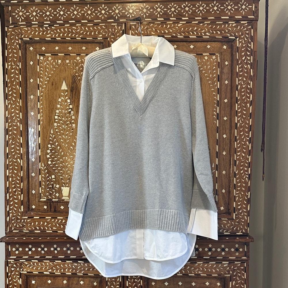 Jarbo Stylish Gray V-Neck Sweater with White Layer